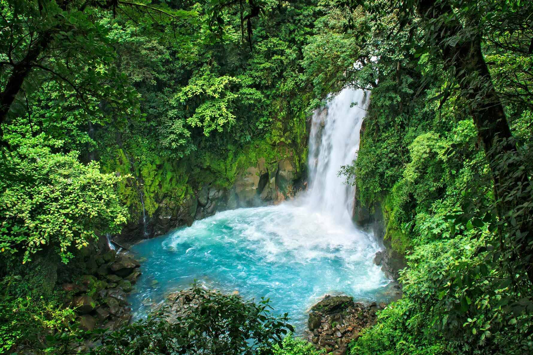 A waterfall in Cosat Rica